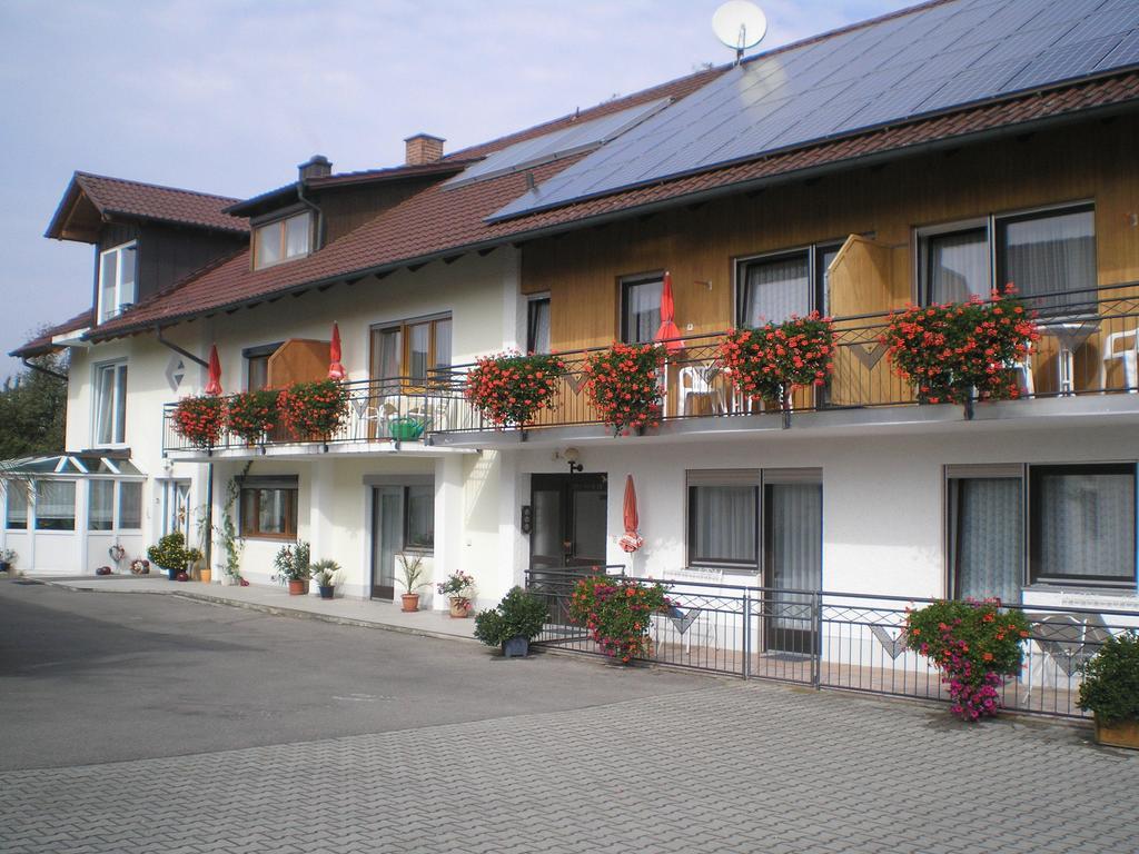 Vogloeder Hof Hotel Bad Fussing Exterior photo