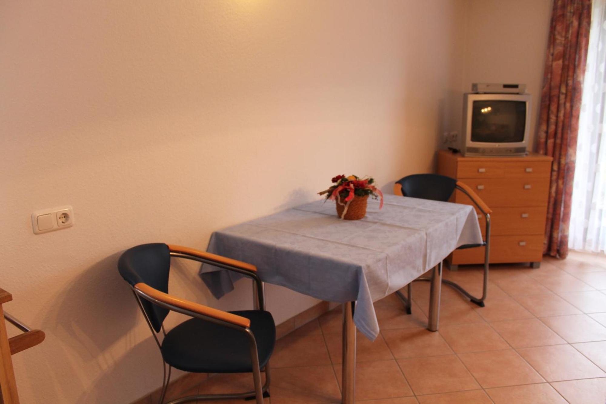 Vogloeder Hof Hotel Bad Fussing Room photo